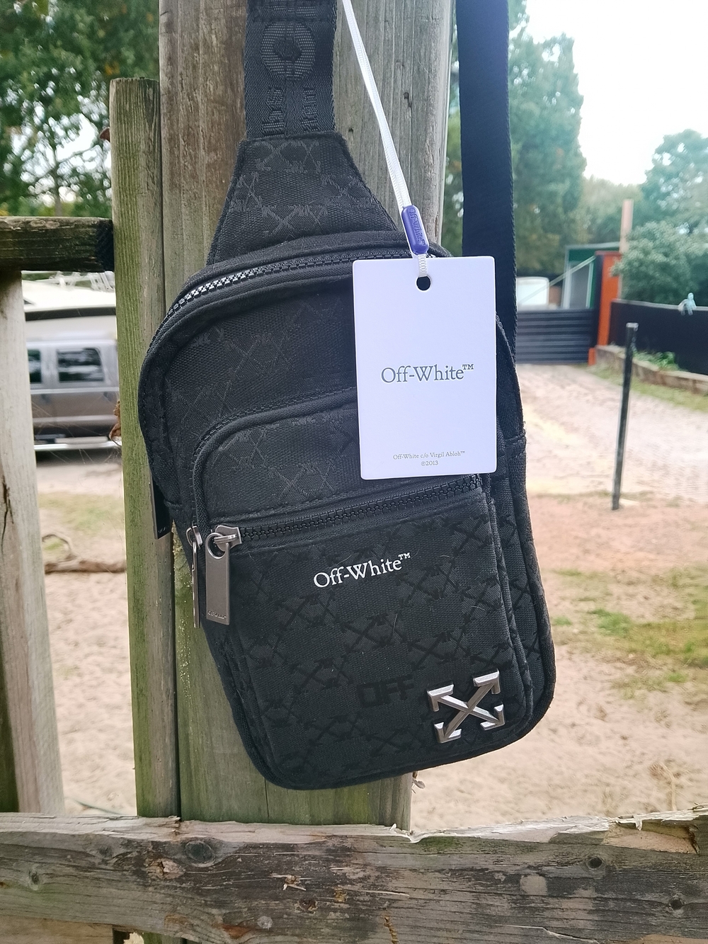 Off-White South Slim Sling Bag Black